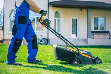 Jak wybrać kosiarki elektryczne do wygodnej pielęgnacji trawnika?