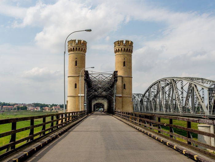 Powiat Tczew: Zapytanie ofertowe na realizację usługi Opiekuna metodyczno-dydaktycznego ds. staży, kursów/szkoleń w Zespole Szkół Technicznych i w Zespole Szkół Budowlanych i Odzieżowych w Tczewie