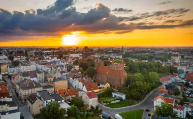 Wiosenny Jarmark Wielkanocny ożywi Stare Miasto – Plac Hallera pełen stoisk