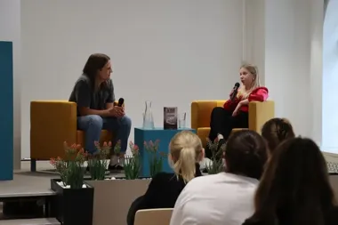 Tczewska debiutantka w bibliotece - Oliwia Piątkowska odsłoniła kulisy książki