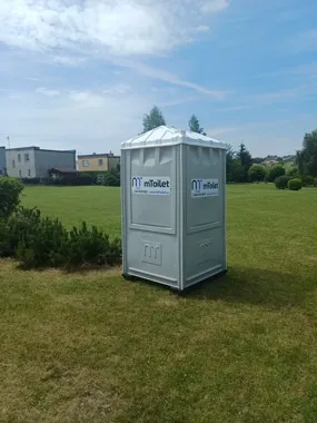 W Tczewie stanęły nowe toalety. Miasto stawia na wygodę w parkach i na placach zabaw