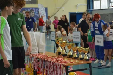 Przedszkolaki stanęły do sportowej próby. O wyniku decydowały pojedyncze punkty