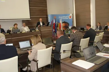 Radni zdecydują o strefie płatnego parkowania i spółce komunikacyjnej