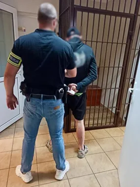 Trzy nocne włamania w Pelplinie. Znikały piwa i energetyki