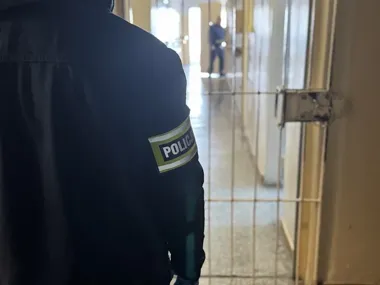 W Pelplinie łamał zakazy mimo zarzutów. 49-latek trafił do aresztu