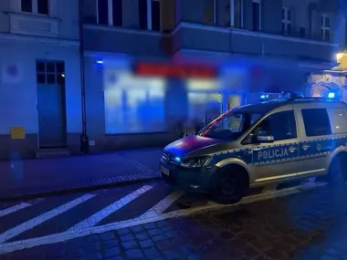 Whisky za 60 zł i jeden cios - 61-latek z Tczewa usłyszał ciężki zarzut