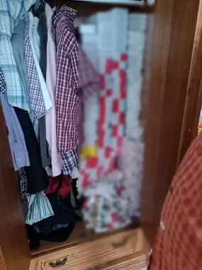 Szafa pełna kontrabandy - policja znalazła tam 51 tysięcy papierosów