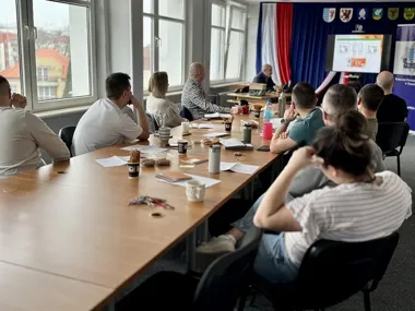 W Tczewie policjanci uczyli się tropić podróbki od pierwszego spojrzenia