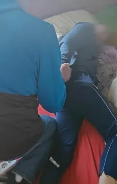 Whisky z półek, cios w ochroniarza - 25-latek wpadł po poszukiwaniach